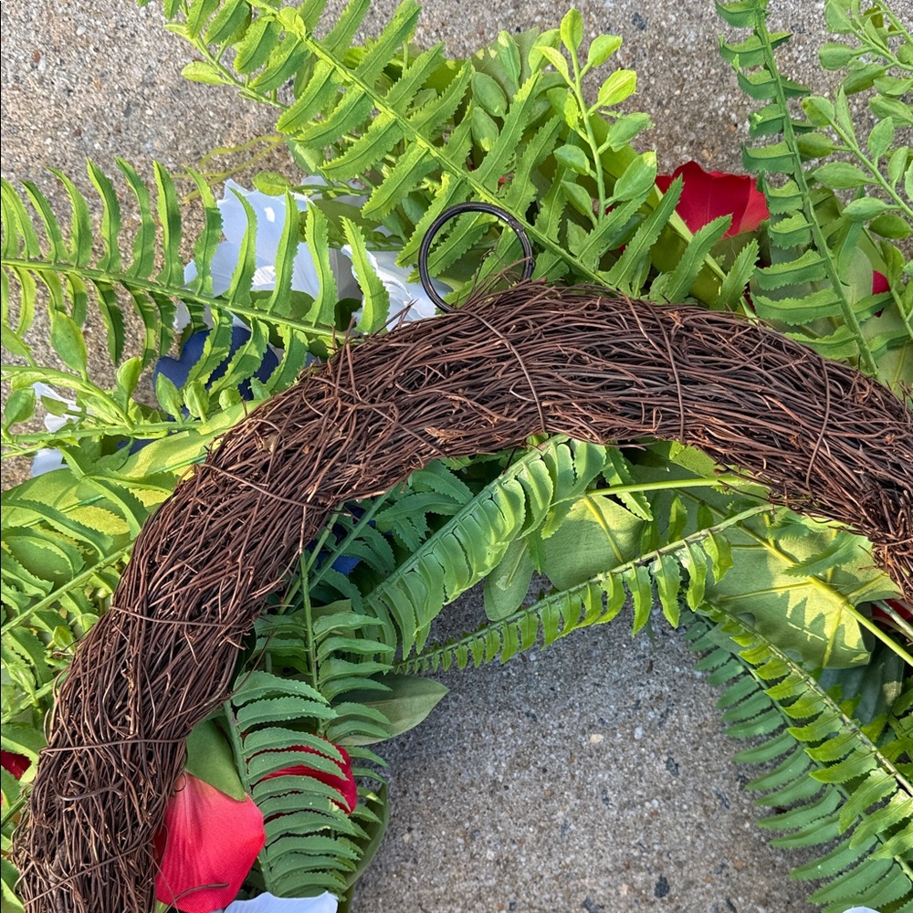 Frontgate Red, White & Blue Wreath - NWOT - Picture 14 of 16